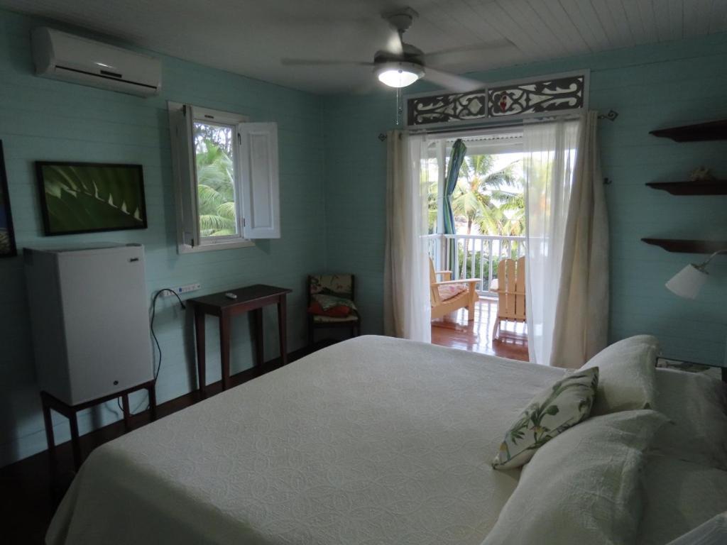 Sand Dollar Beach Bed & Breakfast Bocas Town Kültér fotó